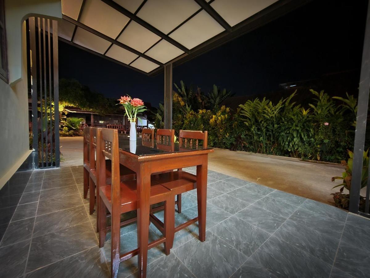 Saphaothong Guesthouse Vang Vieng Zewnętrze zdjęcie