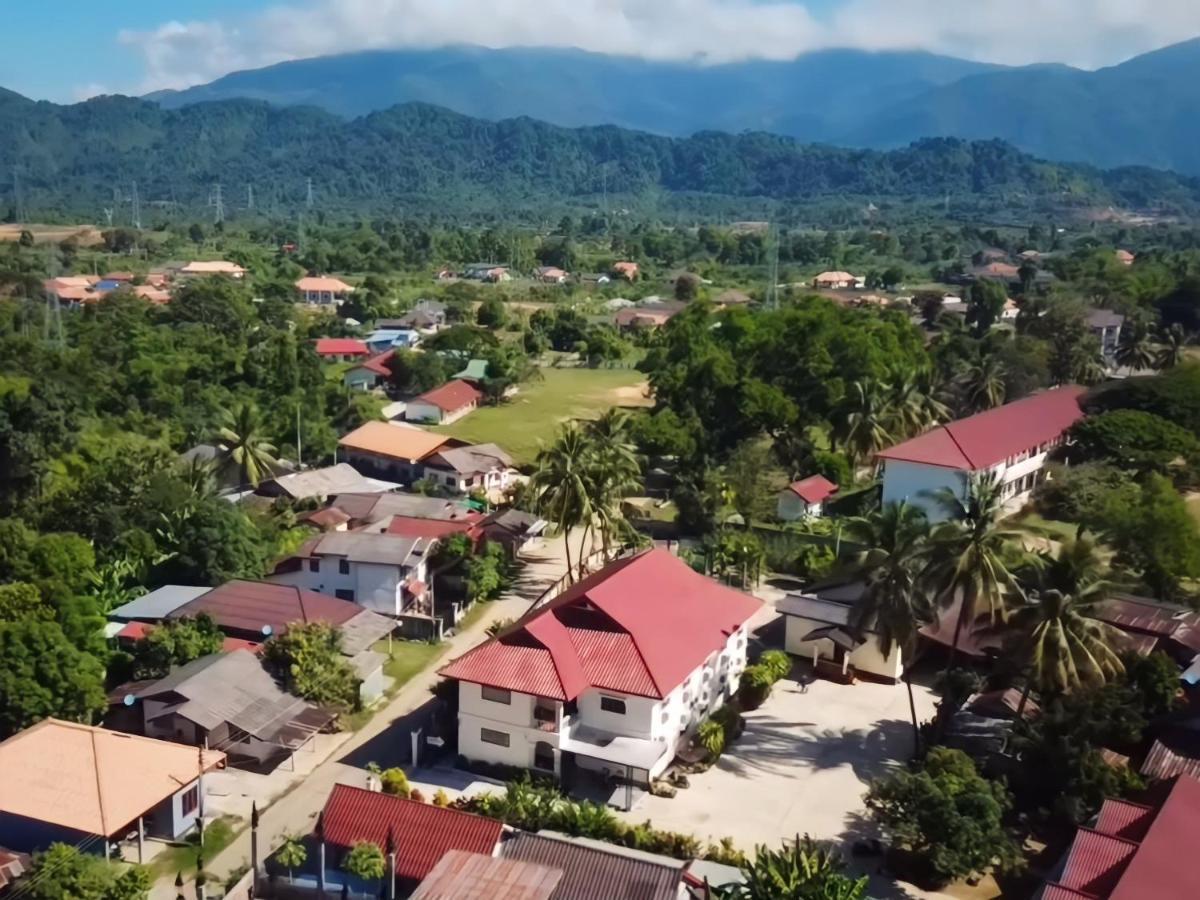 Saphaothong Guesthouse Vang Vieng Zewnętrze zdjęcie