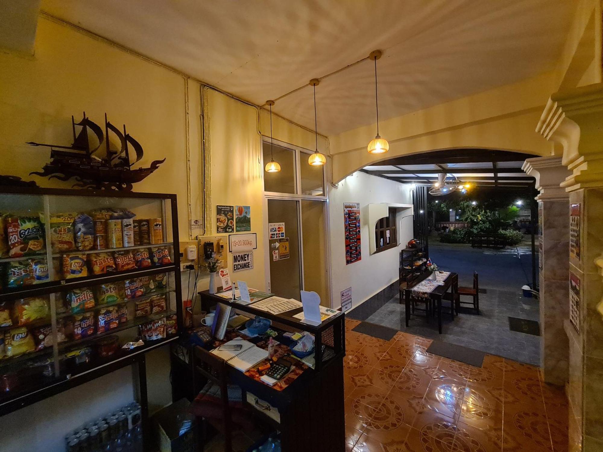 Saphaothong Guesthouse Vang Vieng Zewnętrze zdjęcie
