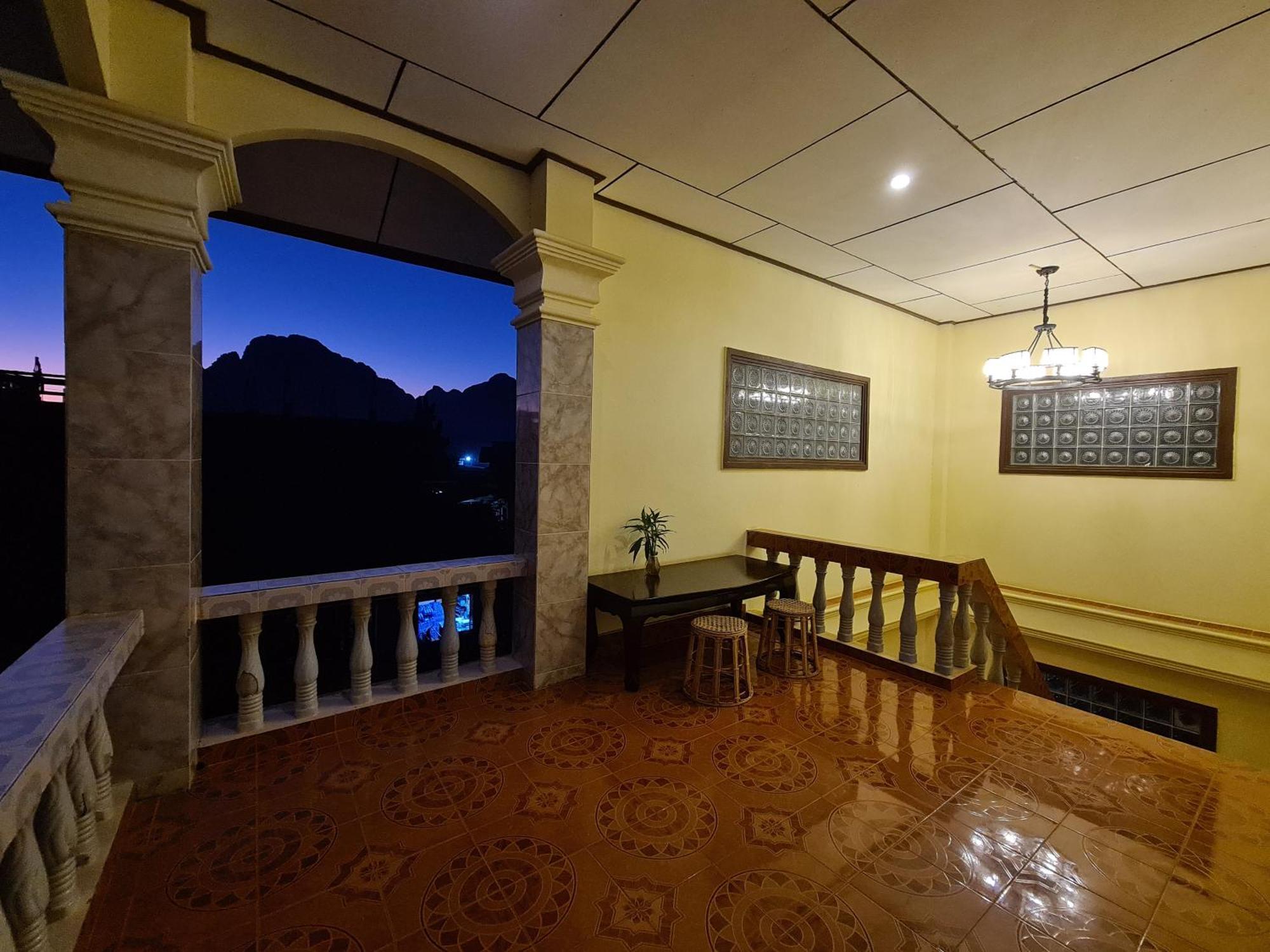 Saphaothong Guesthouse Vang Vieng Zewnętrze zdjęcie