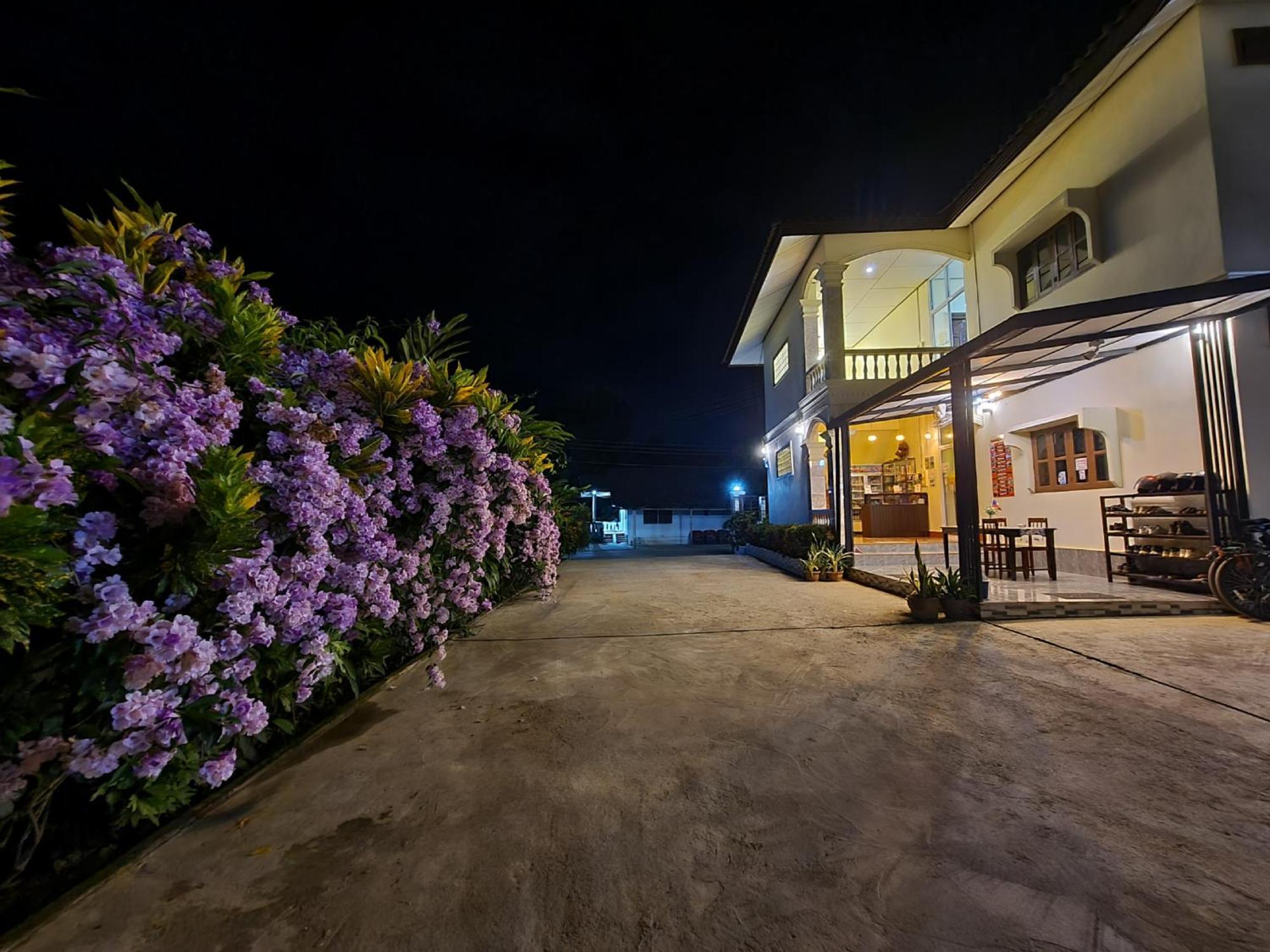 Saphaothong Guesthouse Vang Vieng Zewnętrze zdjęcie